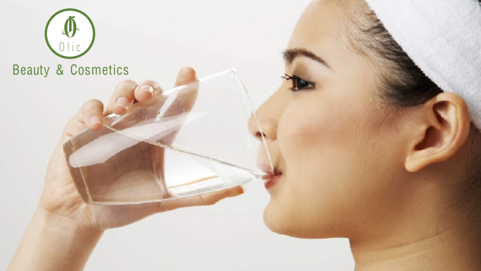 Uống nhiều nước giúp giảm cân sau sinh